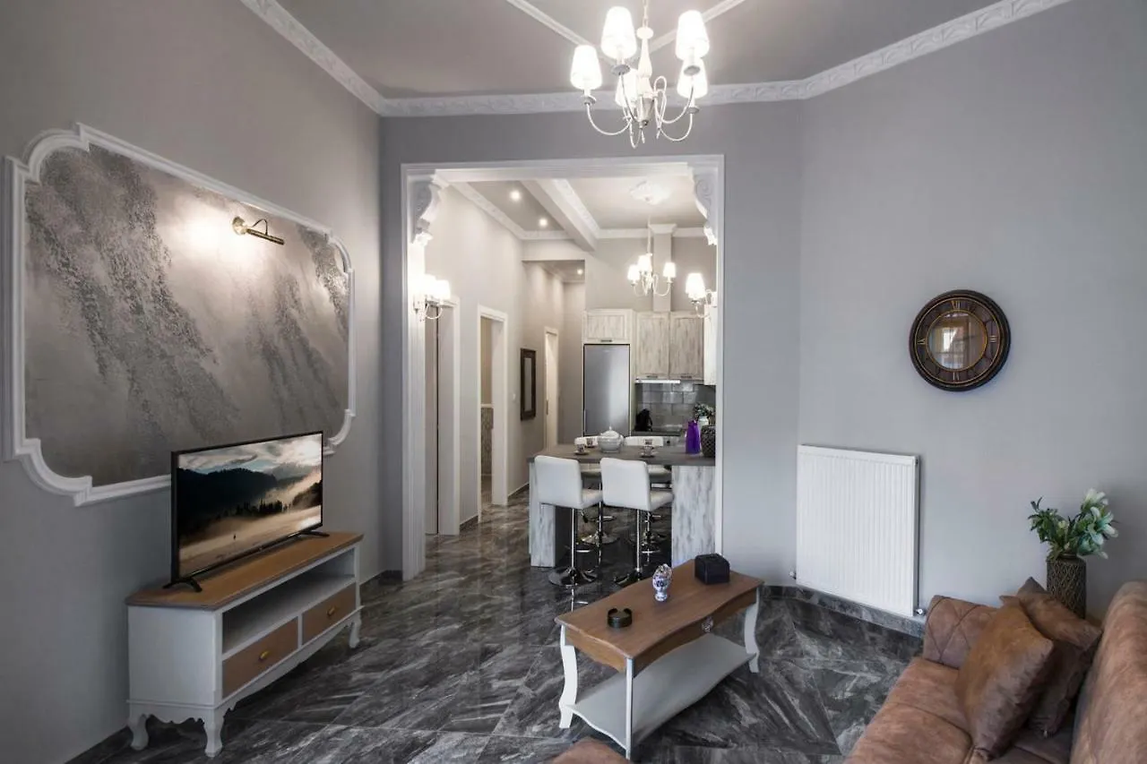 سالونيك Tsimiski 104 Luxury Suites شقة